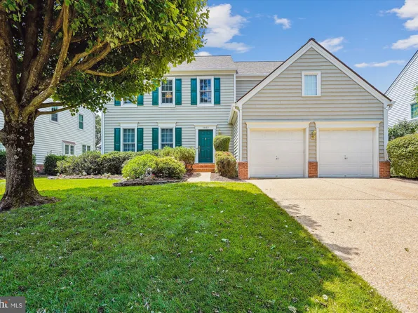 1922 Woodford Rd, Vienna, VA 22182