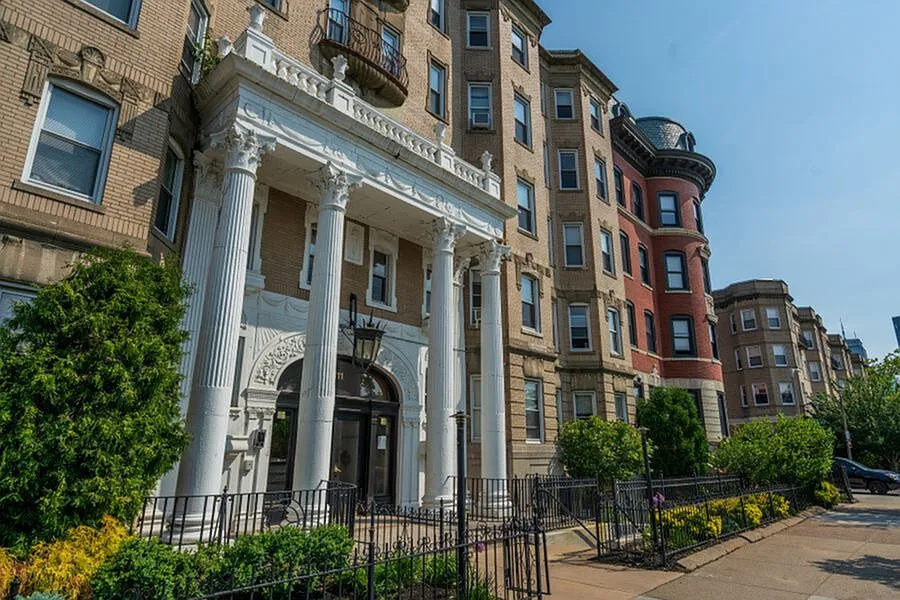 111 Park Drive — Photo 3