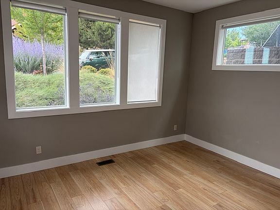 5th image of 2572 NW Awbrey Point Cir