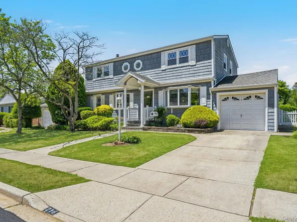216 Gardner Avenue, Jericho, NY 11753