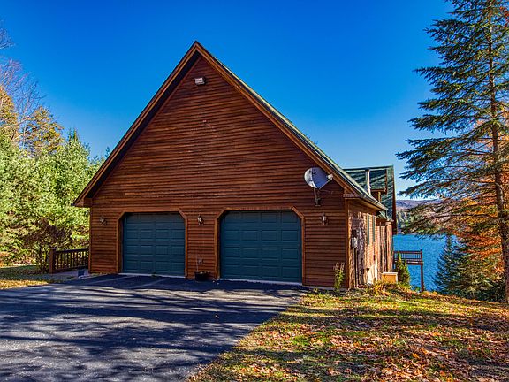 4th image of 158 Tamarack Dr