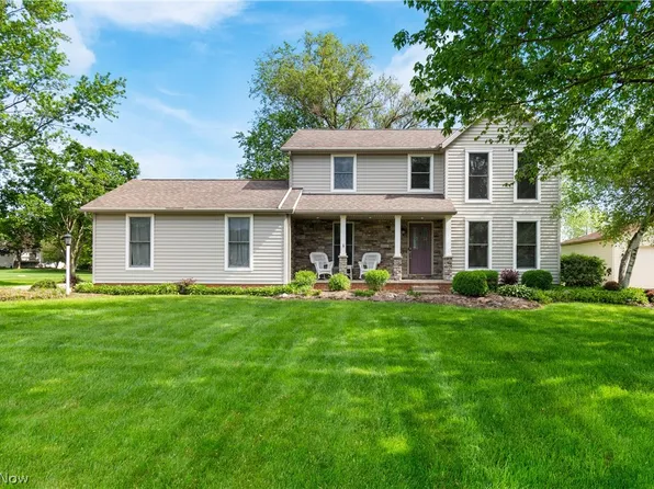 1675 King Dr, Uniontown, OH 44685