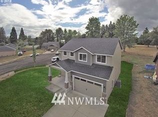 615 Joann Dr NE, Castle Rock, WA 98611