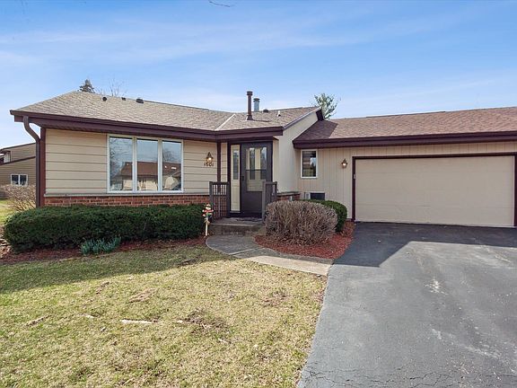 2nd image of 1601 Holly Dr