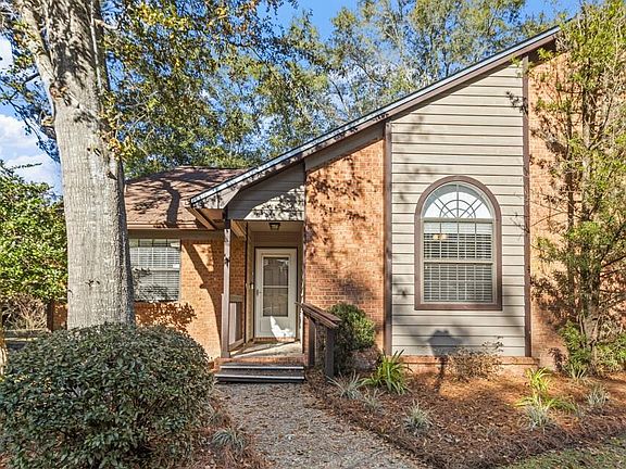 2nd image of 4434 Stratfordshire Ct