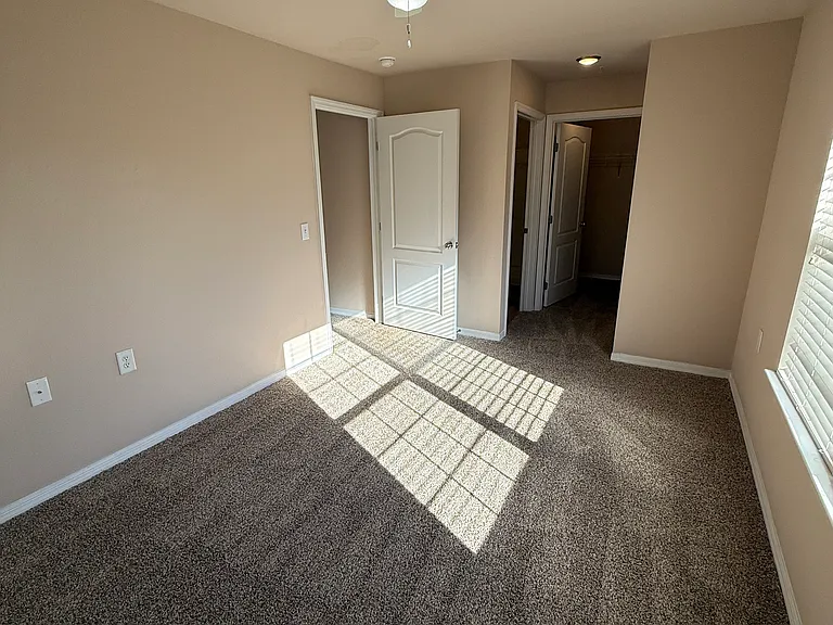 1640 Villa Capri Cir #308 — Photo 11