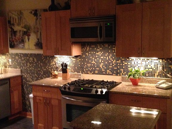 3rd image of 2427 Prentiss Ave