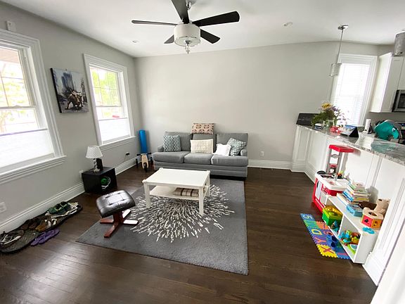 3rd image of 469 W Delavan Ave