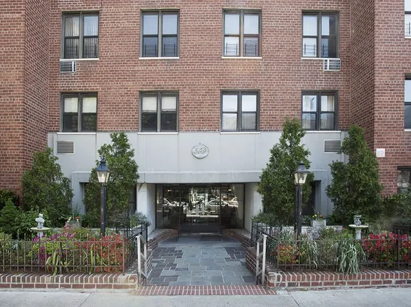 599 East 7th Street