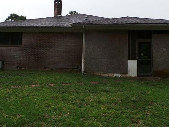 5th image of 1032 Sawyer St