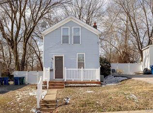 7122 Drury Ln, Saint Louis, MO 63143