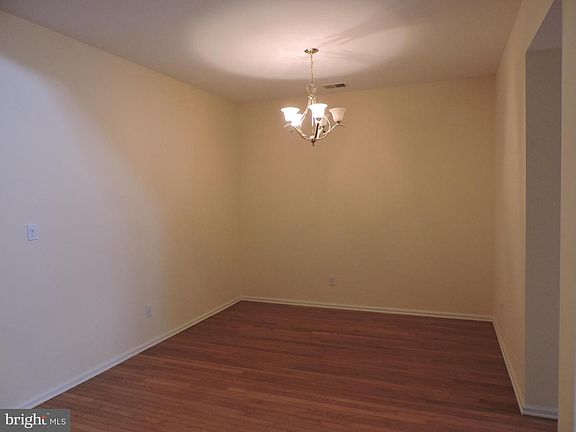 4th image of 15 Stafford Dr #3503