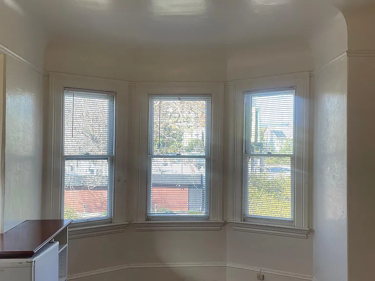 551 W Grand Ave #12 — Photo 3