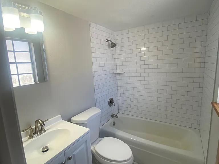 3119 W Deleon St #6 — Photo 6