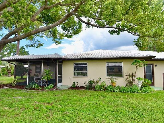 4th image of 541 Miro Cir #541