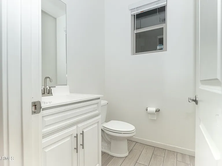 6018 W Hartford Ct — Photo 28