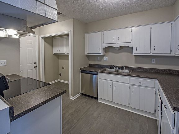 5th image of 6315 Thistlebrook Dr