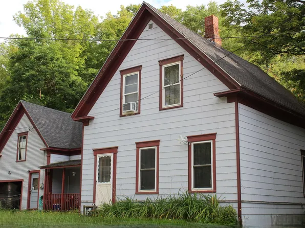 28 Spring Street, Colebrook, NH 03576
