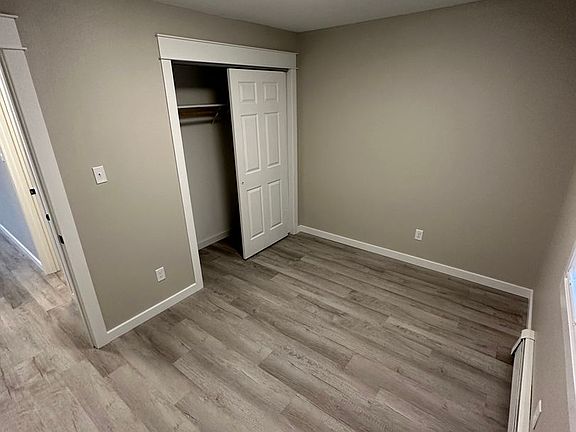 3rd image of 800 13th St APT 7