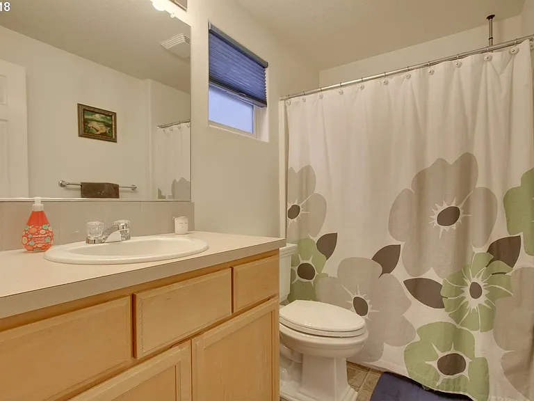 8800 N Drummond Ave — Photo 20