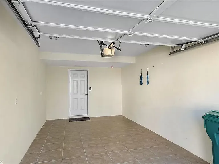 1-Car Garage