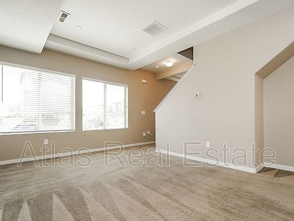 4th image of 4835 N Halifax Ct