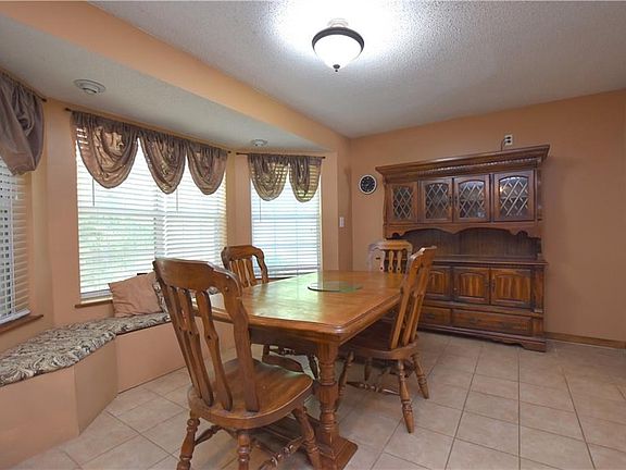 4th image of 65049 Honeysuckle Ln