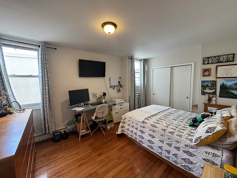 615 16th St #2 — Photo 3