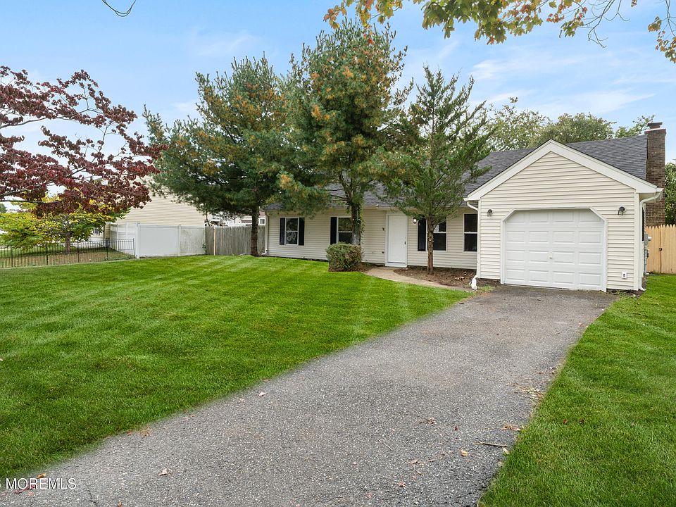 1st image of 1093 Eaglehurst Road