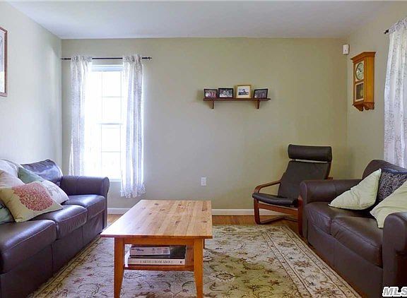 5th image of 27 Southaven Dr