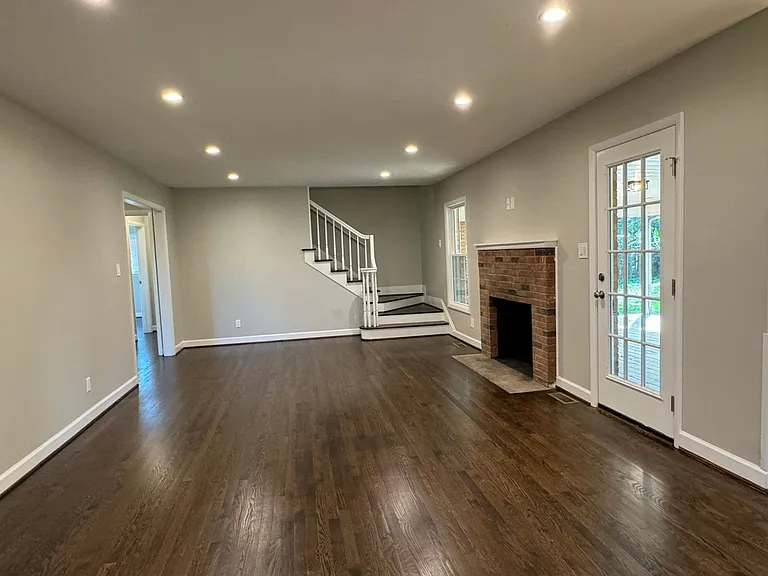 1002 S Main St — Photo 4