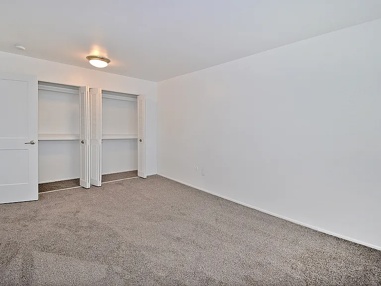 Woodcrest Apartments — Photo 6