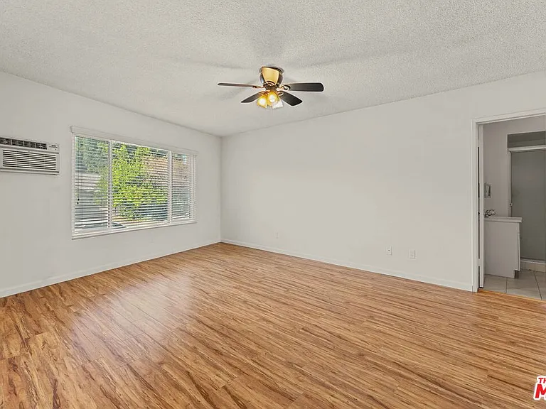 15540 Moorpark St #1 — Photo 11