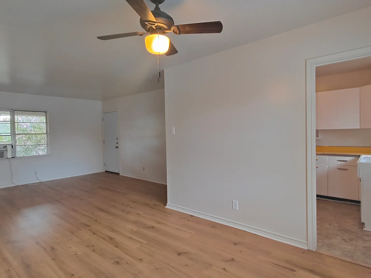 2 bed, 920 sqft, $1,425 — Photo 3
