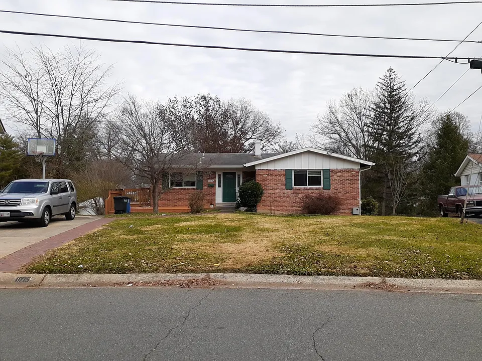 11715 Enid Dr