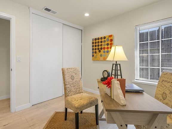 5th image of 2387 Dumbarton Ave