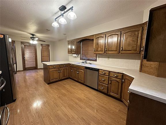 3rd image of 12708 E 62nd Ct