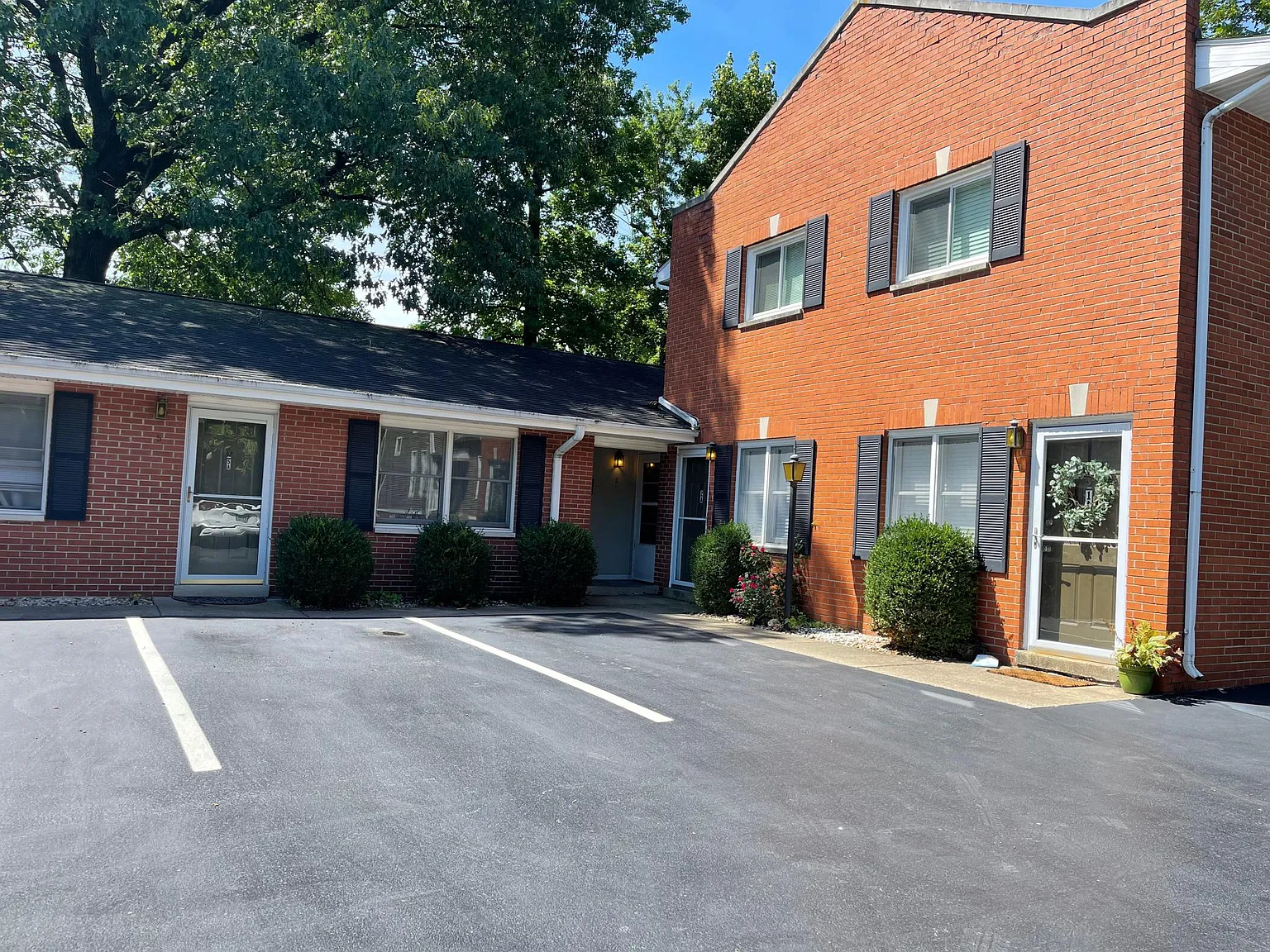 2 bed, 1.5 bath, 1100 sqft, $1,250 — Photo 1