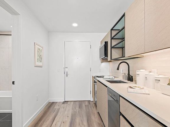 4th image of 50 Jordan Ave #72