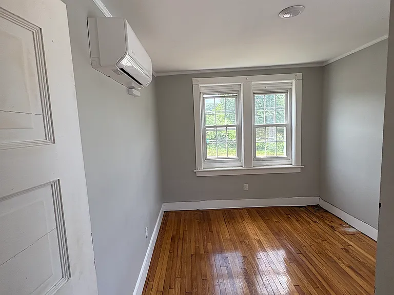 397-401 Williams St #4 — Photo 6