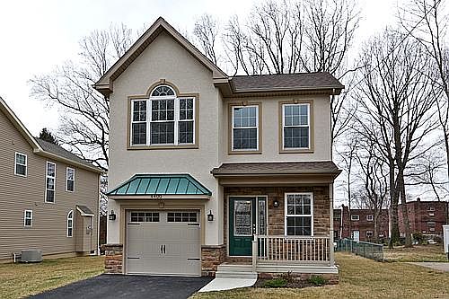 2nd image of 4400 Aubrey Ave
