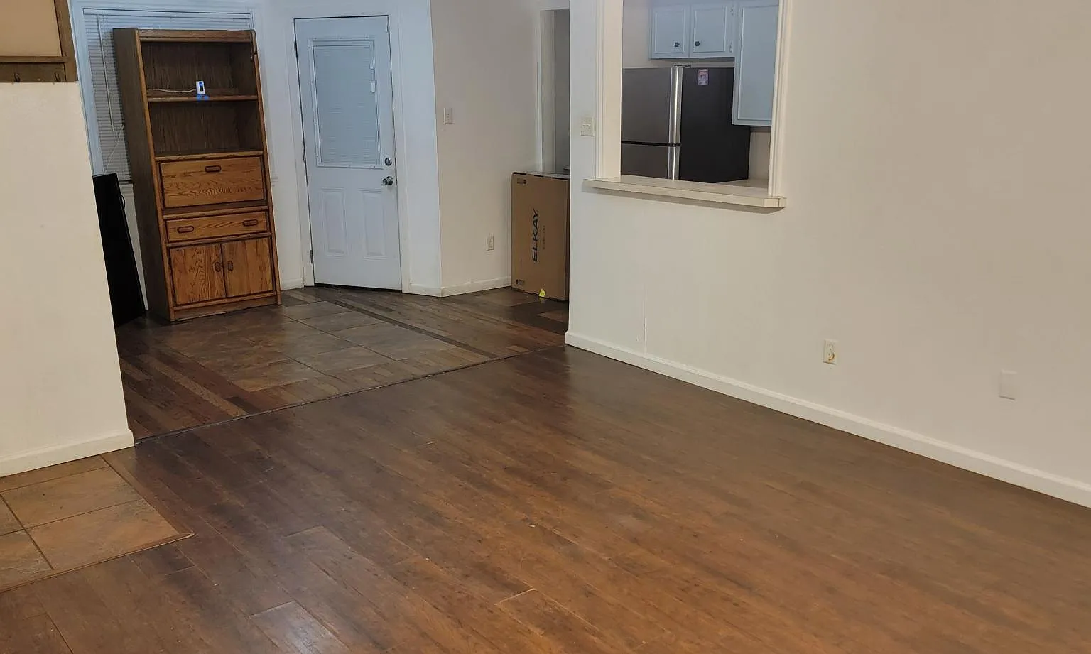 1429 Hawk Tree Dr — Photo 3
