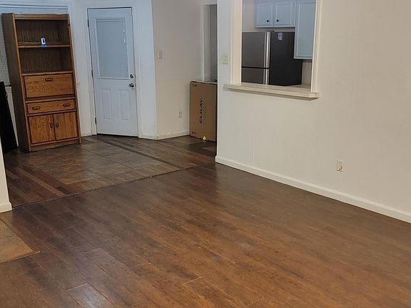 3rd image of 1429 Hawk Tree Dr