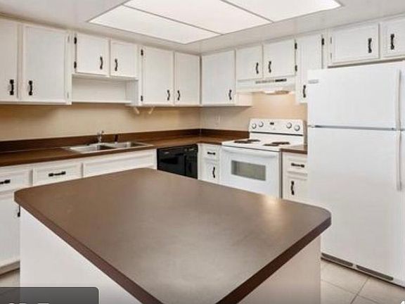 4th image of 1125 Steven Patrick Ave
