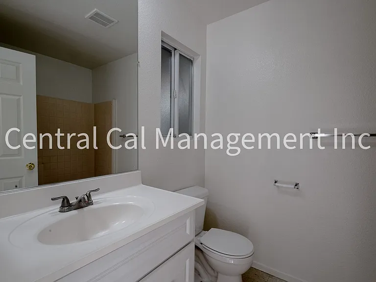 1736 Inyo St — Photo 7