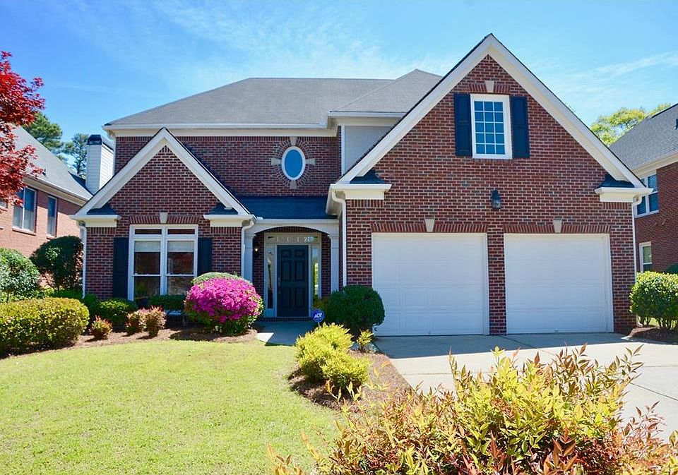 2nd image of 3044 Montclair Cir SE