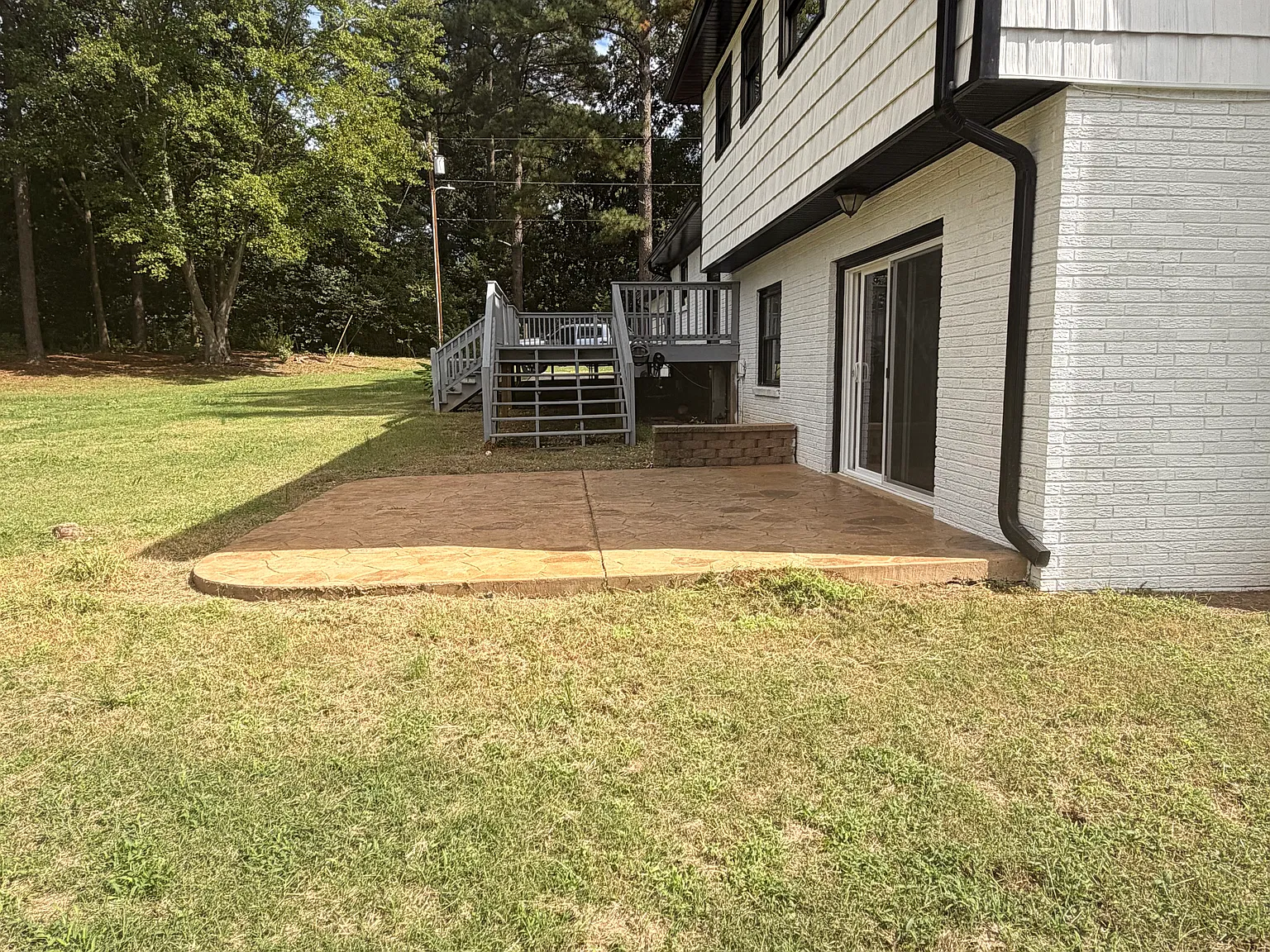 3 bed, 2.5 bath, 2383 sqft, $2,750 — Photo 2