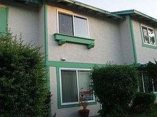 3rd image of 571 Bamboo Ct