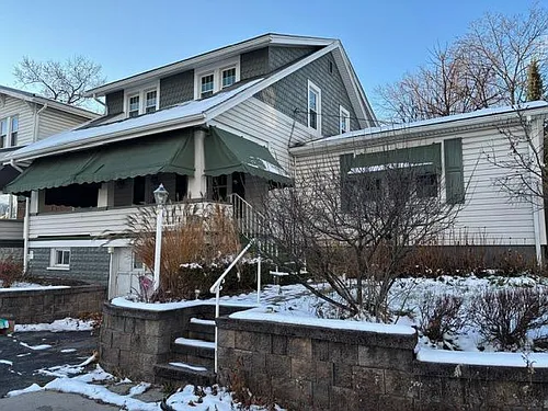 122 E 25th Ave Photo 1