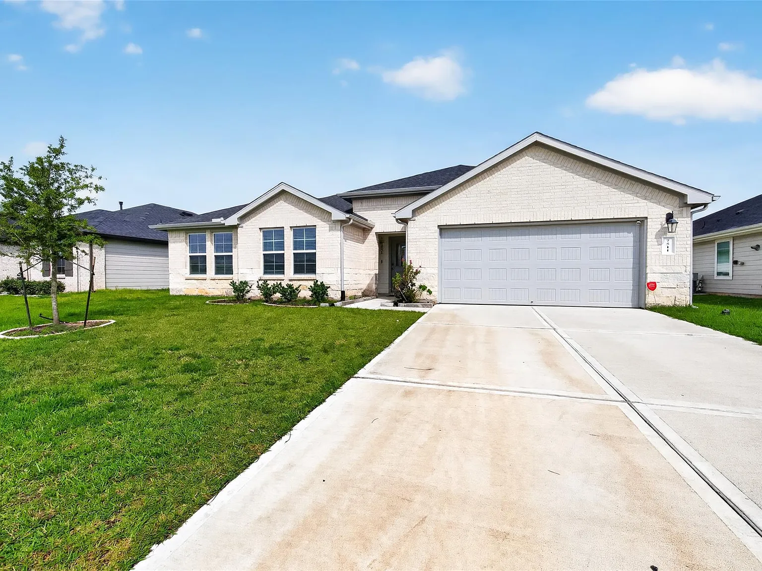 5 bed, 3.0 bath, 2632 sqft, $3,500 — Photo 3